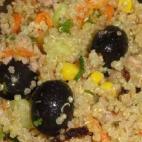 Y con maíz dulce, aceitunas negras, zanahoria, pepino, tomate seco... Encuentra la receta en Cookpad.