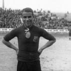 Josep Samitier jug&oacute; 13 temporadas en el Barcelona y es el tercer m&aacute;ximo goleador del club con 326 tantos.