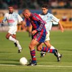 Ronaldo, "O Fen&oacute;meno", otro que solo estuvo un a&ntilde;o, pero es parte de la historia del club (y de la del Compostela). Solo ese golazo ya lo valdr&iacute;a. Meti&oacute; unos cuantos m&aacute;s y a&uacute;n se le recuerda aunque acaba...