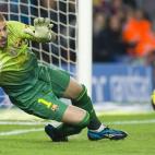 El guardameta V&iacute;ctor Vald&eacute;s, producto de La Mas&iacute;a, lo logr&oacute; todo con su club y acab&oacute; tocado por la mala suerte en un final de carrera impropio de su figura. Gan&oacute;, a t&iacute;tulo personal, cinco Zamoras ...