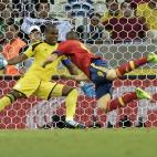 5c8b6245240000f404a49495