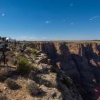 5c8b6221240000f7054d5792