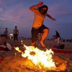 5c8b6213240000f404a4941f