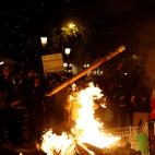 Otra imagen del fuego en las calles barcelonesas