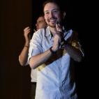 5c8b79a3240000f7054d9375