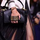 5c8b706f230000d50424bbfe