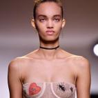 5c8b7073250000e203caab0f