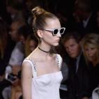 5c8b7076240000f404a4b80e