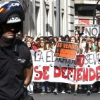 5c8a9ee3360000ba1a6bb837