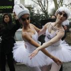 5c8a5417250000bd05810270