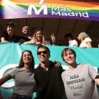 El candidato de Más Madrid a la Comunidad de Madrid, Íñigo Errejón (c), participa en la manifestación del Orgullo 2019, esta tarde en Madrid, bajo el lema “Mayores Sin Armarios: ¡Historia, Lucha y Memoria! Por una ley estatal&quot;. EFE