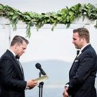 5c8a4b312400004205a2e4be