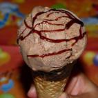 Un truco: se puede utilizar crema de chocolate de dos colores para que quede de color más claro. Consulta la receta completa en CookPad