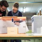 Vocales y representantes de los partidos, repasando todo