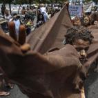 5c8b5840360000a61b6cd9af