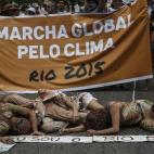 5c8b5840240000f7054d3e2e