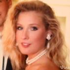 Más fotos de Dita Von Teese rubia, de joven