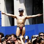 5c8ab044360000ba1a6be1df