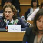 La portavoz de la Plataforma de Afectados por la Hipoteca, Ada Colau, denunció ante el Parlamento Europeo que TVE había vetado su participación en el programa 'Todos La2' donde iba a presentar su libro 'Sí se puede'. La Corporación negó ce...