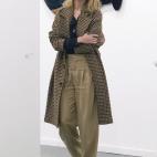 Con abrigo de la colección masculina de Zara en Arco