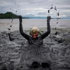 5e529ab52600000405b5f91e