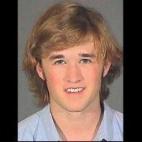 El niño de "El Sexto Sentido" fue detenido por conducir bajo la influencia de sustancias y posesión de marihuana en agosto de 2006, después de que estrellara su coche contra un árbol.