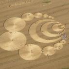 De nuevo círculos, pero este es el caso de ejemplifica lo crédulos que pueden llegar a ser los humanos y lo cabezones que son cuando la ciencia les da una respuesta al enigma. Desde los años sesenta y hasta la última década del siglo pasado...