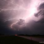 El de los relámpagos es de esos fenómenos que han dejado de ser extraordinarios sin dejar de serlo. De tanto verlos, han perdido su magia. Sin embargo, la ciencia aún no tiene del todo claro su origen. Se sabe que son descargas eléctricas fr...
