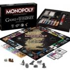 El juego oficial, para que te compres Invernalia o Desembarco del Rey. También hay un Risk.