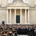 5c8b6059240000f7054d5202