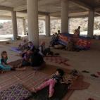 5c8a546c230000dd0422f80b