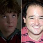 Interpretó a Peter Shepherd, hermano de July. Tras la película, participó en numerosas series de televisión, como Lois y Clark: las nuevas aventuras de Superman. También es actor de doblaje.