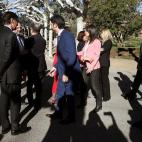 Las delegaciones de Generalitat y Moncloa se encuentran en los jardines de la sede del Gobierno central.