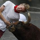 5c8b7cb9360000c81a6d34c4