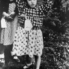 Una ni&ntilde;a refugiada vasca llega a Inglaterra en 1938.