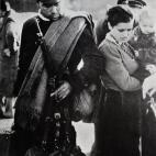 5c8a33d0250000580680da43