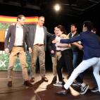 Activista de FEMEN irrumpe en un acto de Vox