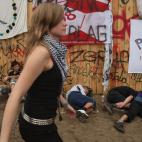 5c8ad40b2500000d04c9b94c