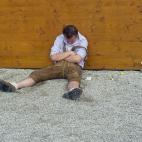 5c8ad40d360000ba1a6c258a