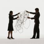 Pueden tener dificultad para seguir un plan o trabajar con números. Es probable que les cueste seguir una receta básica o controlar las facturas mensuales. Para ellos es difícil concentrarse y necesitan mucho más tiempo que antes para hacer...