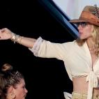 Fiestón de Elsa Pataky, Chris Hemsworth y Matt Damon en un yate en Ibiza.