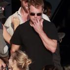Fiestón de Elsa Pataky, Chris Hemsworth y Matt Damon en un yate en Ibiza.