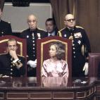 "Durante su primer mandato, de 1977 a las elecciones del 1 de marzo de 1979, se consensuó y elaboró el texto de la Constitución que fue refrendado por los españoles el 6 de diciembre de 1978", recuerda EFE.