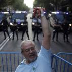 5c8b580e230000dd04247fa9