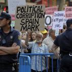 5c8b5812250000e203ca6e5d