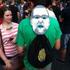 5c8b5815230000dd04247fb3