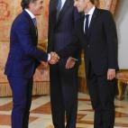 El ciclista Perico Delgado, el rey y Macron