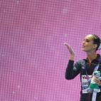 La medallista espa&ntilde;ola celebrando la plata.