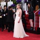 La actriz, con un vestido blanco de Vera Wang, estaba nominada por Perdida.