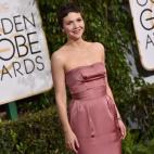 La actriz Maggie Gyllenhaa, vestida de Miu Miu, candidata a mejor actriz de miniserie o película de televisión por The Honourable Woman.